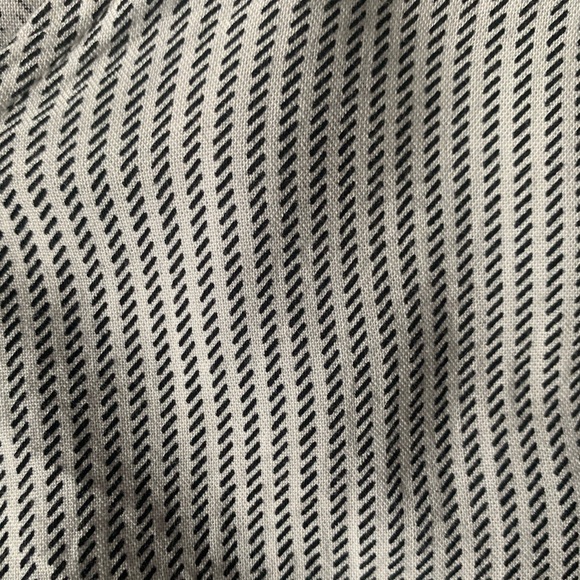 Cropped Long Sleeve - Picture 5 of 5